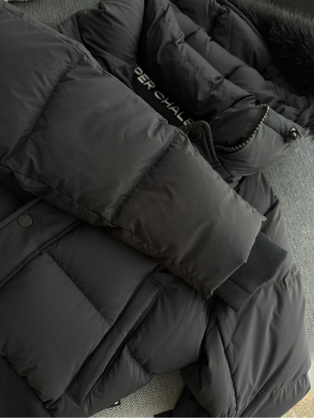 **SOLD**✨Aritzia Super Chalet Puff 800 fill Black Winter Puffer Jacket - Picture 9 of 13